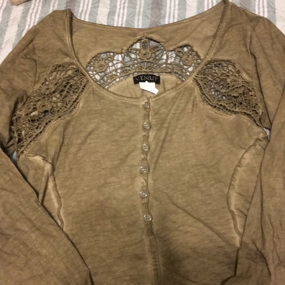 Cute quarter button shirt